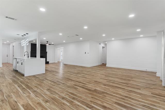 Building Photo - 219 Lakeview Dr