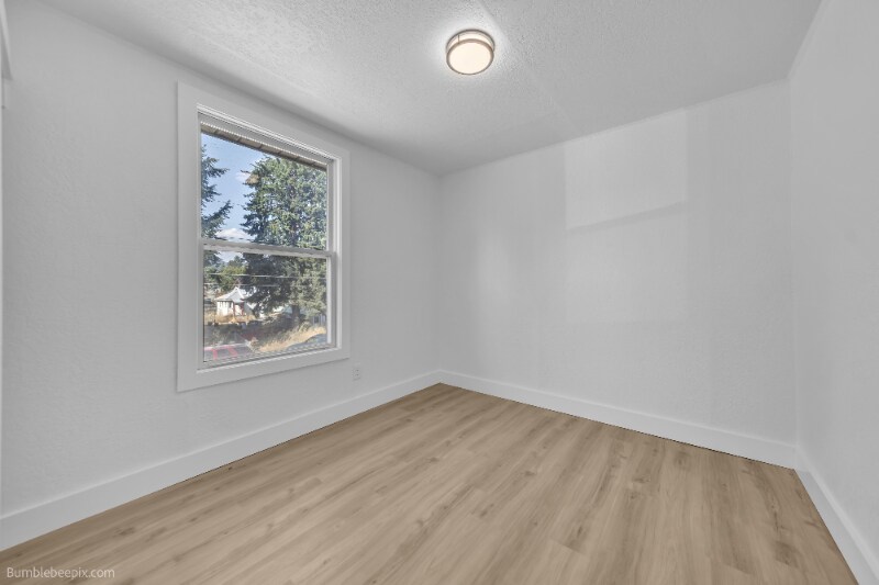 Building Photo - 725 2nd St