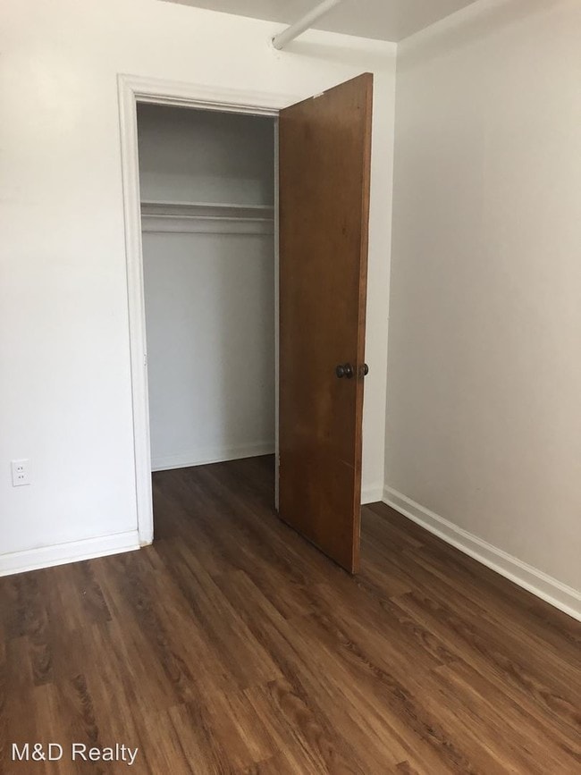 Building Photo - 2 br, 1 bath Apartment - 5604 Fifth Avenue