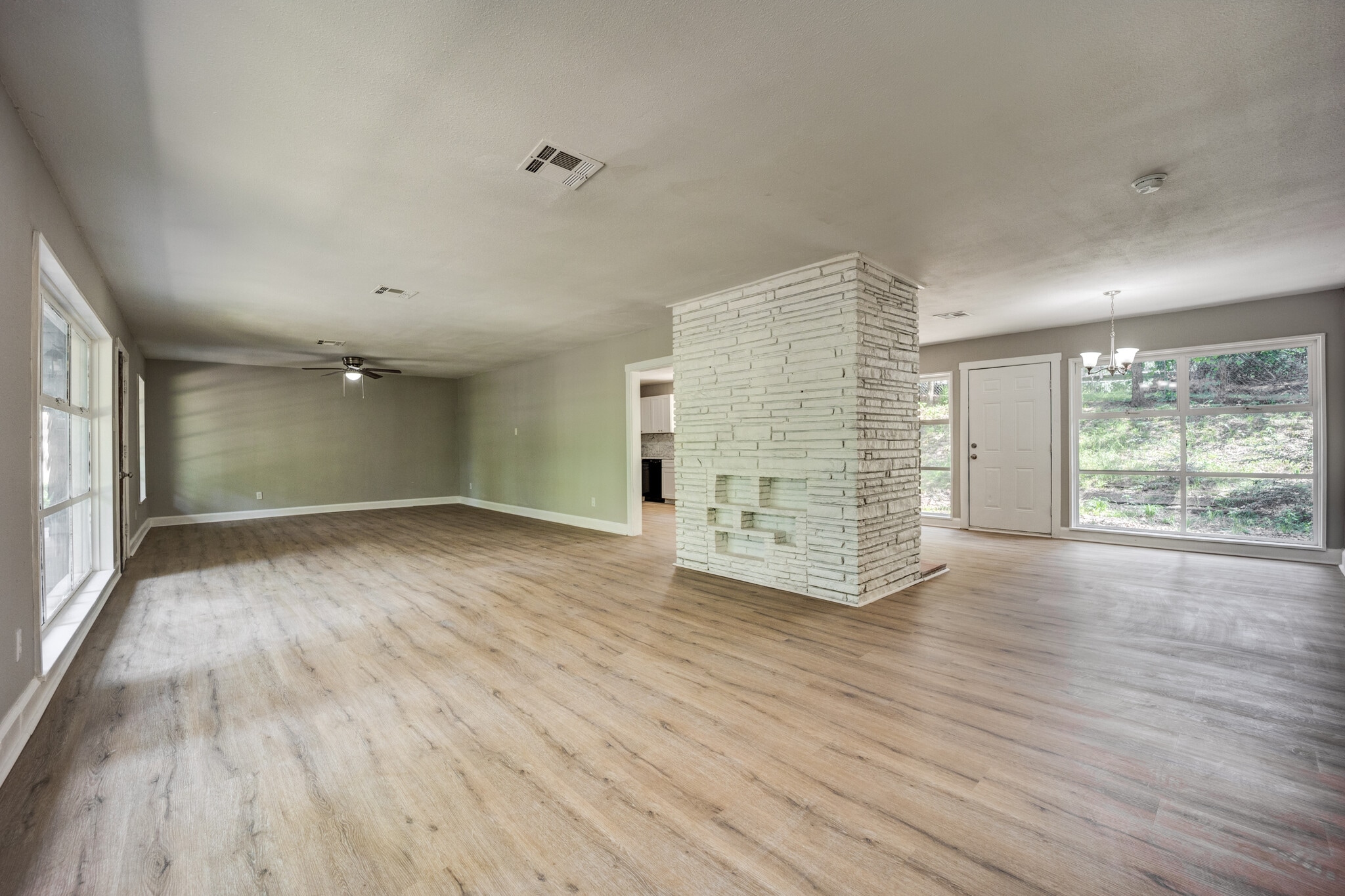 Building Photo - 2800 Ionia St