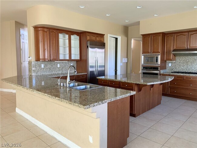 Building Photo - 10660 Lago Cantini St