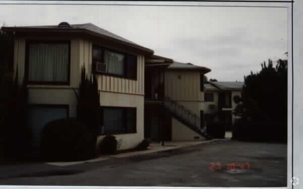 Building Photo - Riverside Regency