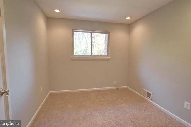 Building Photo - 8725 Susanna Ln
