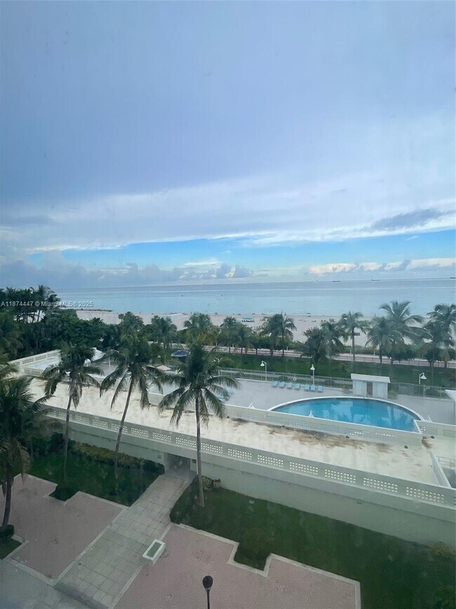 Building Photo - 2899 Collins Ave