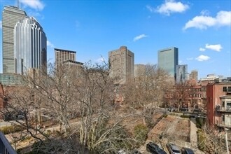 Building Photo - 219 W Newton St