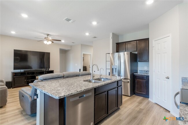 Building Photo - 2305 Merganser Dr