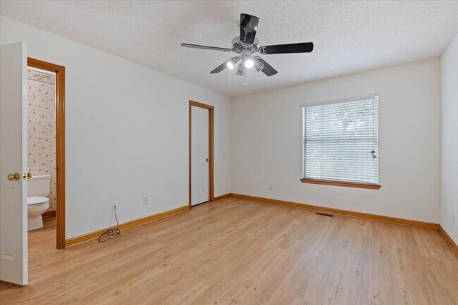 Building Photo - 2510 Golden Park Ln