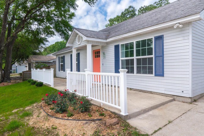 Building Photo - 309 Green Oak Dr