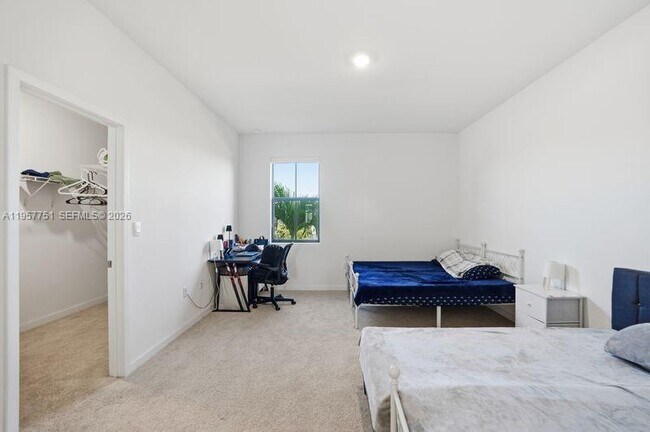 Building Photo - 816 NW 3rd Terrace