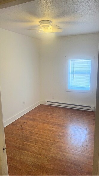 Building Photo - 124 N Main St