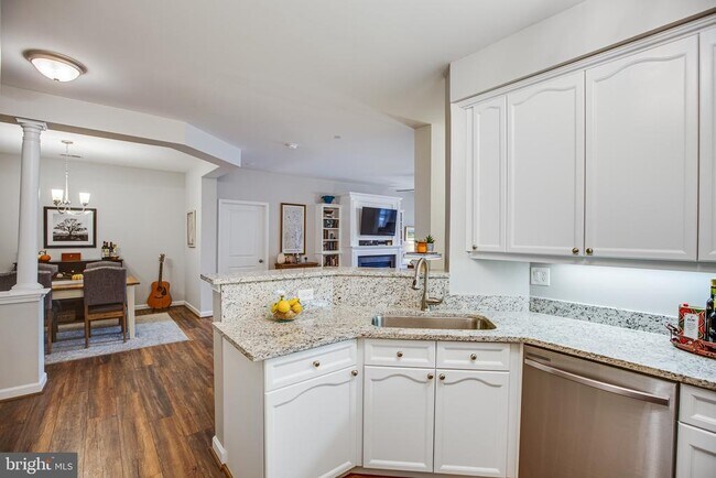 Building Photo - 500 Belmont Bay Dr