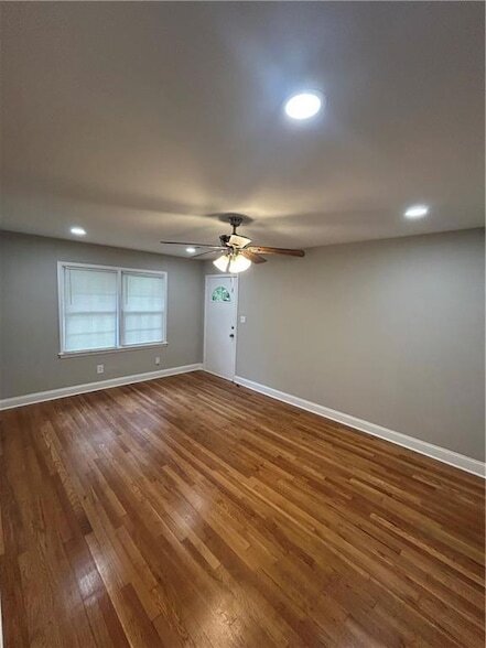 Building Photo - 261 Palms Ln SW
