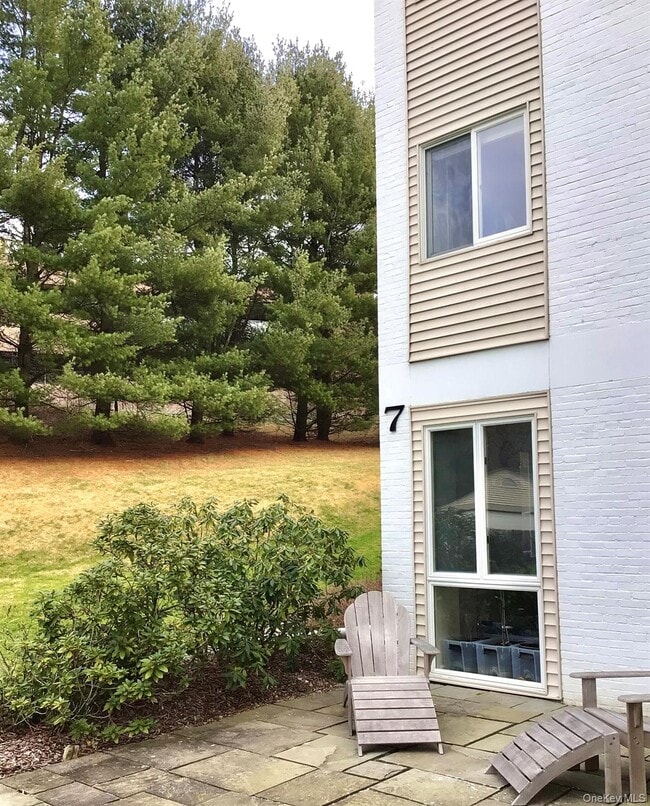 Building Photo - 7 Carroll Blvd