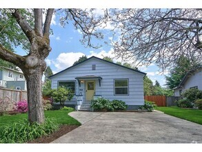 Building Photo - 4516 SE 33rd Pl