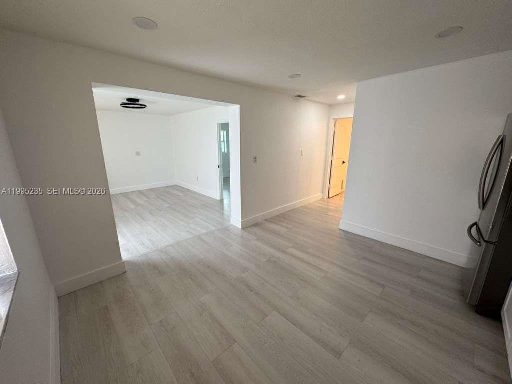 Building Photo - 230 E 56th St