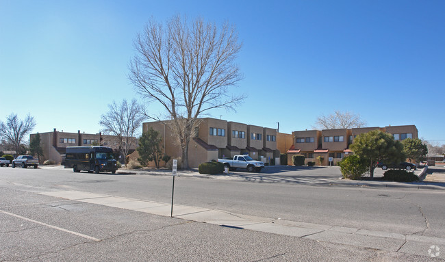 Building Photo - Ortiz Place Townhomes