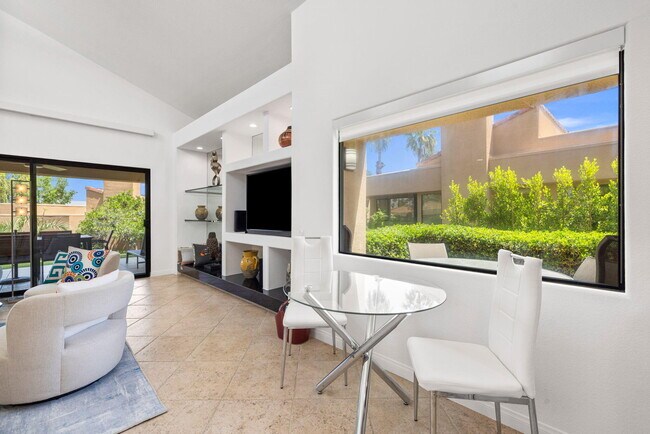 Building Photo - 73416 Mariposa Dr