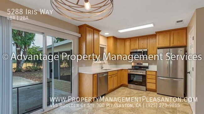 Building Photo - Single Story, 4 bed, 2 bath,  1196 sq ft home