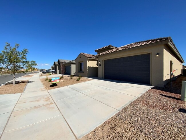 Building Photo - 3 Bedroom Single Story New Build in Mesa Del Sol Near Netflix Studios!