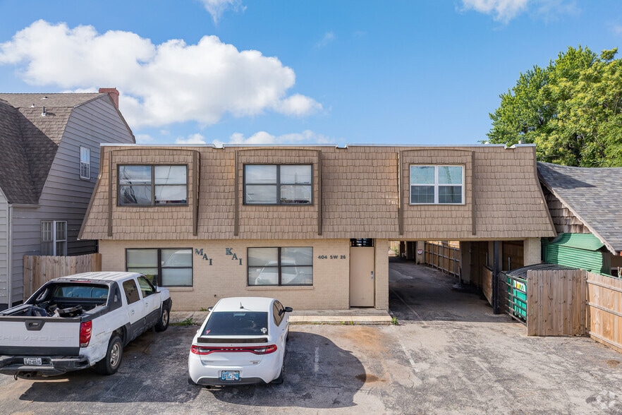 Alternative building - The Apartments at Melrose Place
