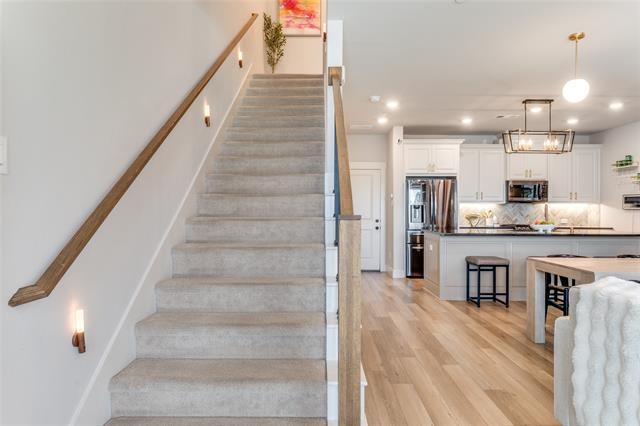 Building Photo - 3691 Rosemont Dr