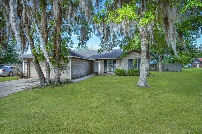 Building Photo - 1501 Woodcrest Cir