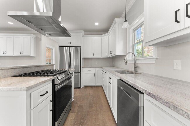 Building Photo - 4150 Primrose Dr