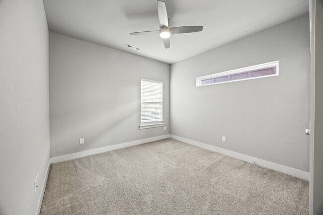 Building Photo - 2043 S Florida Way