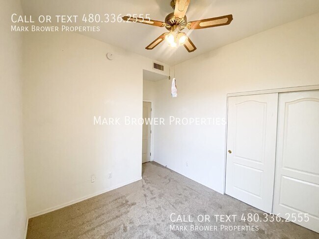 Building Photo - 3918 E Juanita Ave