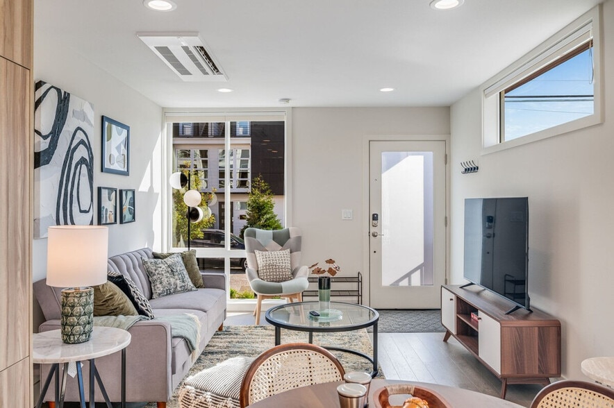 Building Photo - 4301 Dayton Ave N