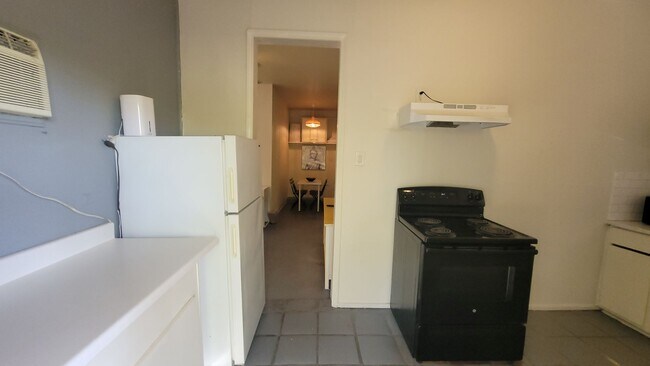 Building Photo - 128 St Francis Ave