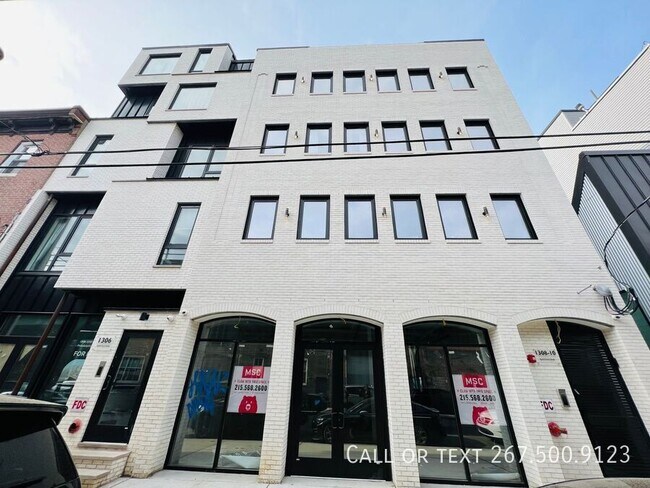 Building Photo - 1306 N Front-2F