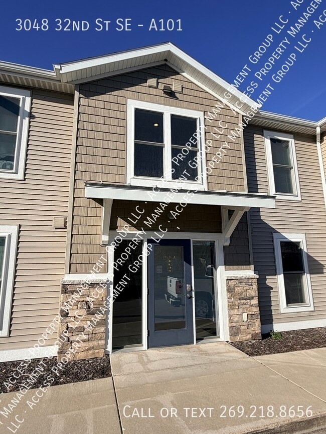 Building Photo - 3048 32nd St SE