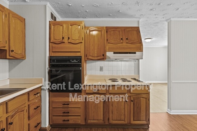 Building Photo - 1707 Sarasota Ct