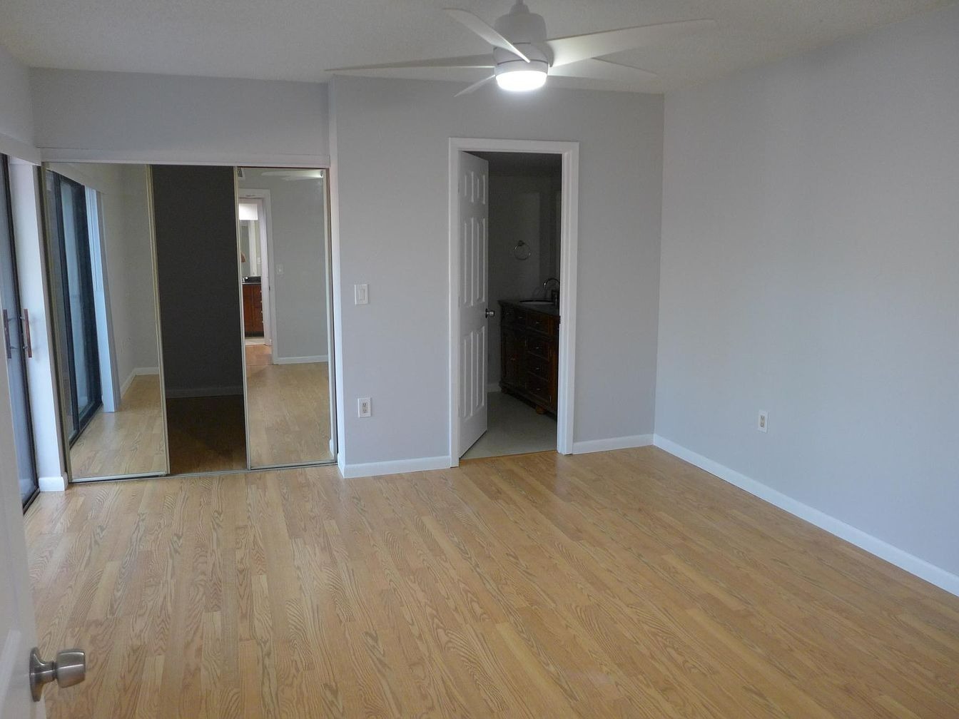Building Photo - 2708 12th Ct