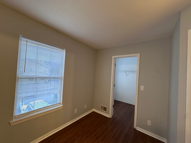 Building Photo - 22248 W Niagara Trail