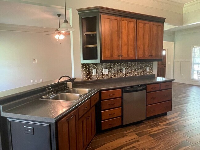 Building Photo - Beautiful 3BD/2B home for Rent!!