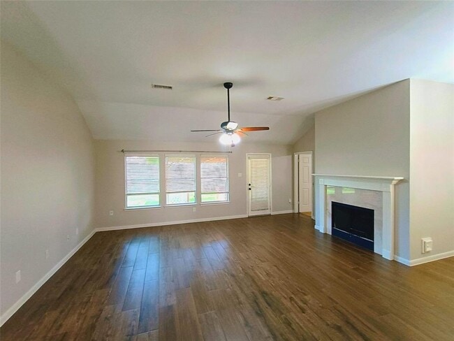 Building Photo - 3821 Pin Oak Dr N