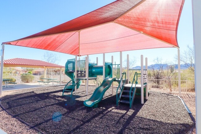 Building Photo - Beautiful West Side Home in Gated Community