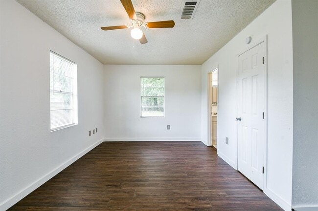 Building Photo - 24204 Linda Ln