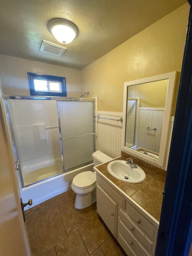 Building Photo - MASSIVE and Recently Renovated 3 Bed 2 Bath Home With Extra 1 Bed/Half Bath Bonus Cottage!