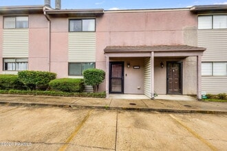 Building Photo - 110 W Bayou Pkwy
