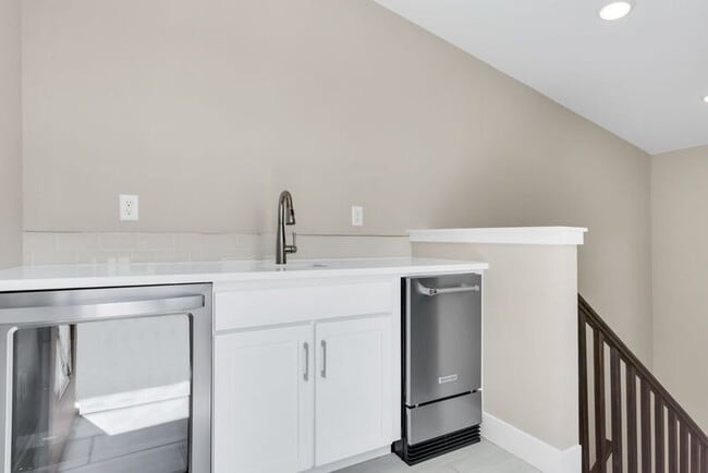Building Photo - 1555 W 67th Ave
