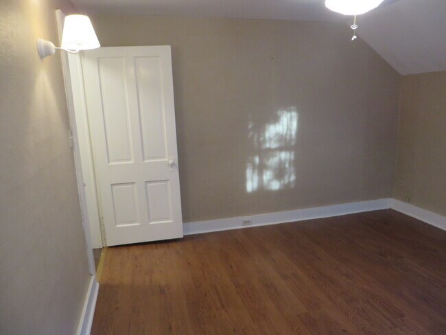 Building Photo - 1125 Wilt St