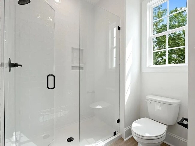 Building Photo - 711 N Main St