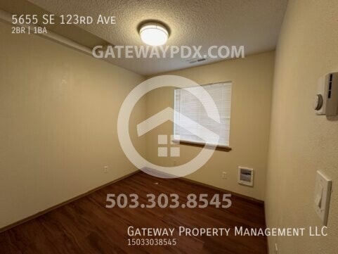 Building Photo - 5655 SE 123rd Ave