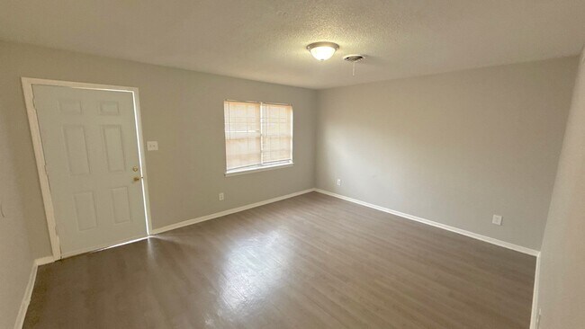 Building Photo - 6319 Merimac Dr