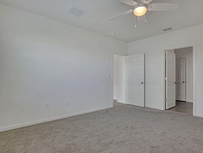 Building Photo - 7508 Tourmaline Dr