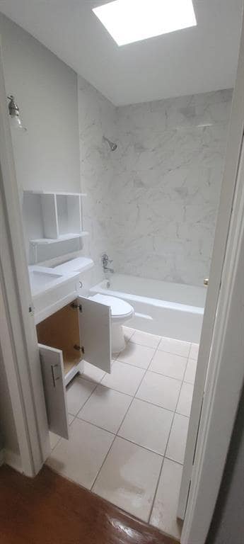Building Photo - 608 W 51st St