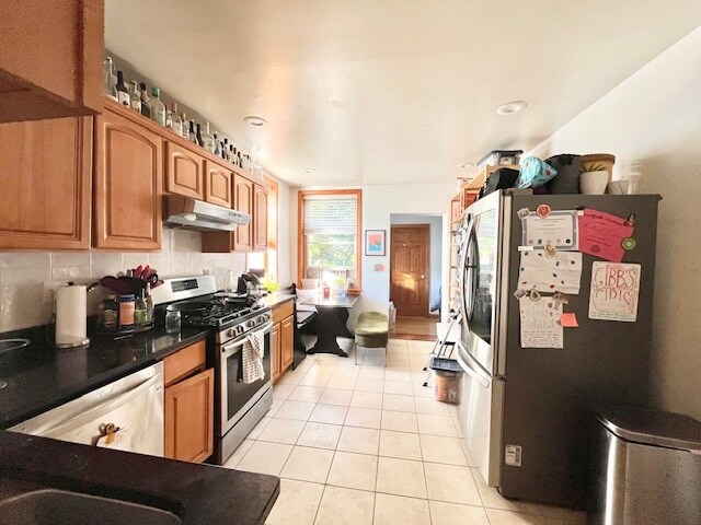 Building Photo - 25 Gibbs St